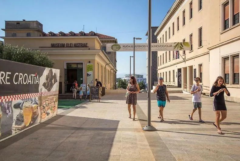 Apartment Chatedral Pula 0*,  Croatia