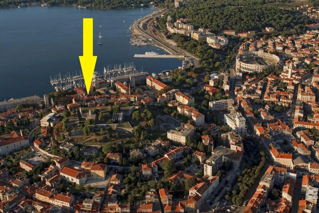 Apartment Chatedral Pula